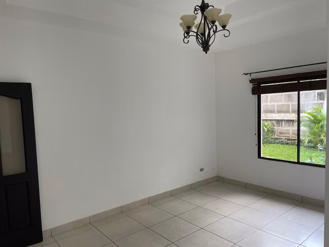 Hermosa Casa en venta o alquiler, Managua