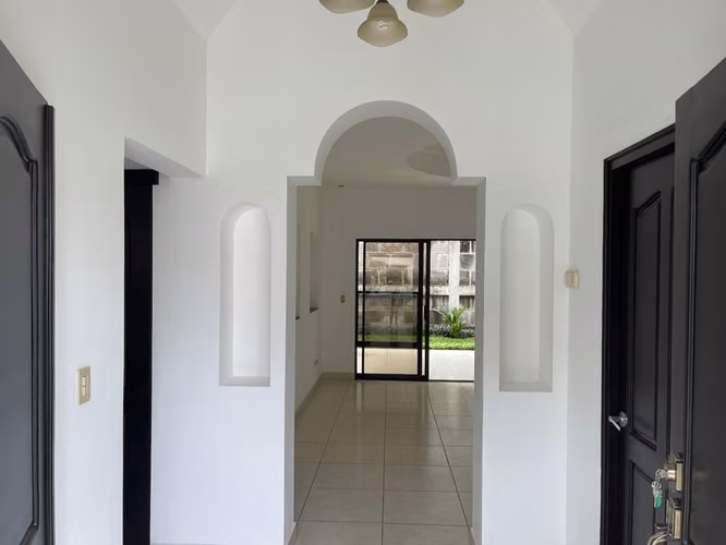 Hermosa Casa en venta o alquiler, Managua - Imagen 5