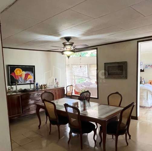 Excelente Casa en venta en Altamira, Managua
