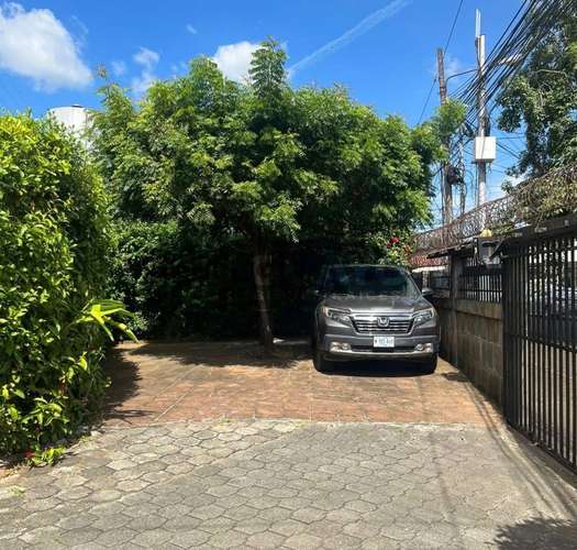 Excelente Casa en venta en Altamira, Managua
