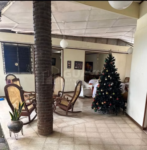 Excelente Casa en venta en Altamira, Managua