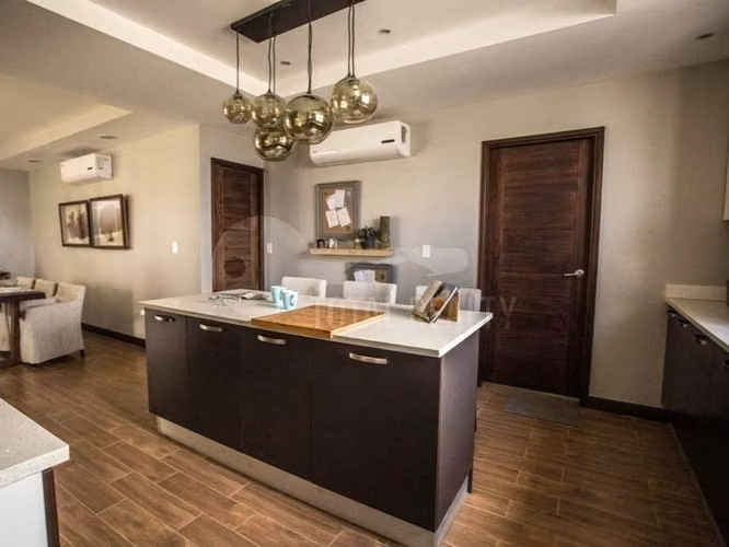 Hermosa Casa en venta en Santo Domingo, Managua