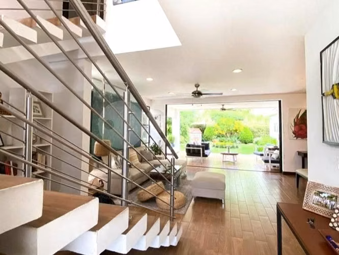 Hermosa Casa en venta en Santo Domingo, Managua