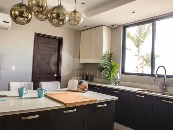Hermosa Casa en venta en Santo Domingo, Managua