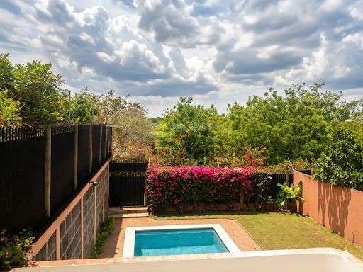 Excelente Casa en venta en Las Cumbres, Managua