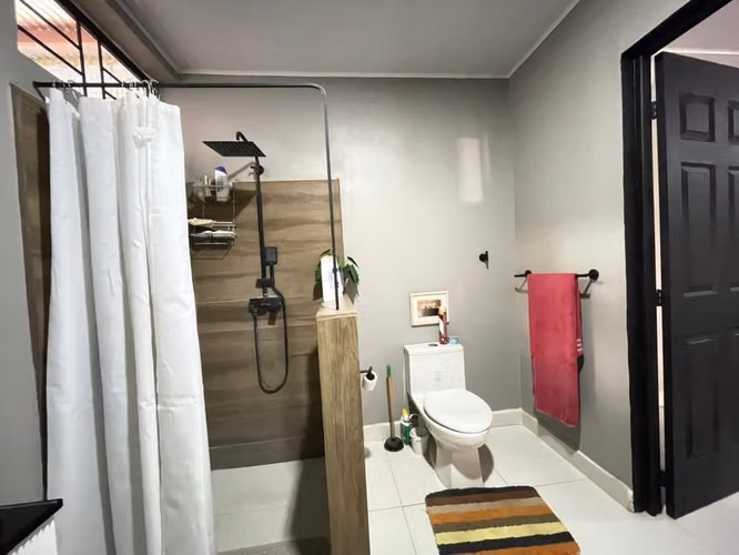 Venta de Casa en residencial San Andrés Managua carretera nueva a León - Imagen 7