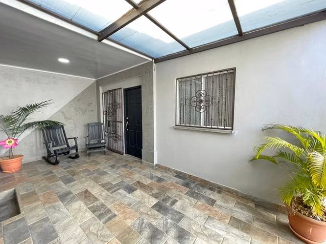 Venta de Casa en residencial San Andrés Managua carretera nueva a León - Imagen 2