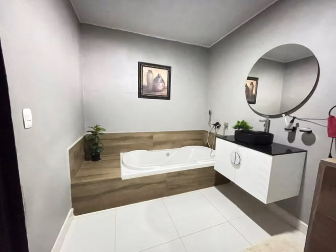 Venta de Casa en residencial San Andrés Managua carretera nueva a León - Imagen 13