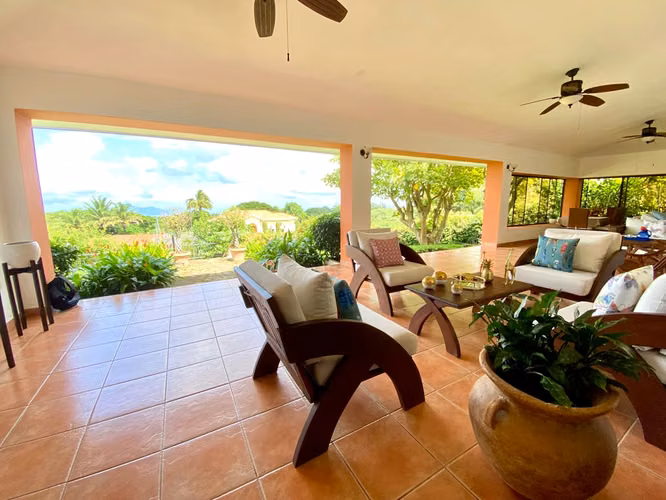 Hermosa Casa en Venta en Carretera Sur