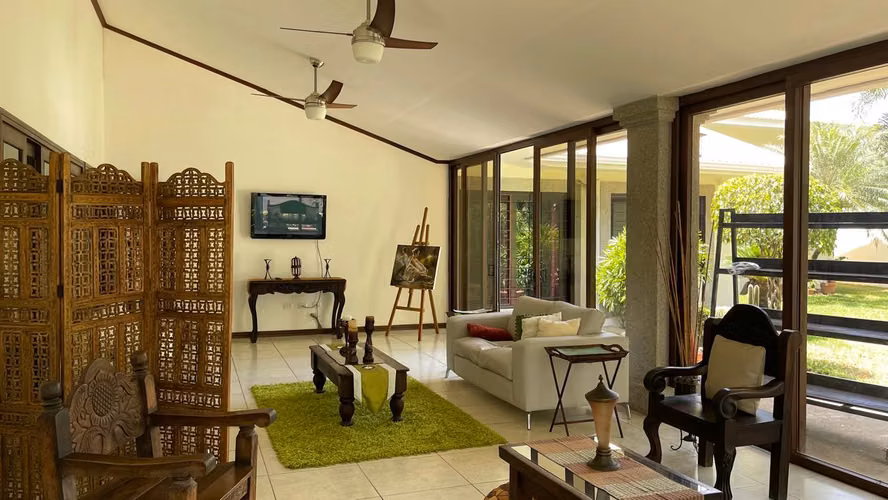Renta de hermosa casa amueblada en Santo Domingo