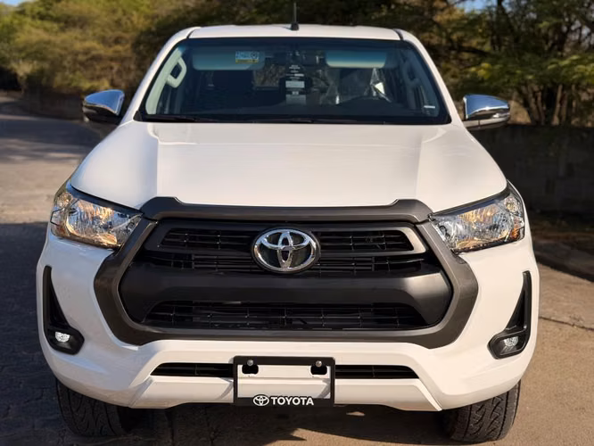 TOTOTA HILUX SR INTERMEDIA NUEVA NUEVA