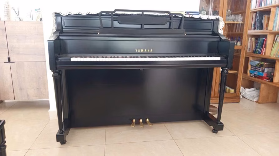 Vendo YAMAHA piano