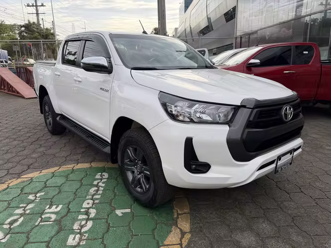 NUEVA DE PAQUETE - Hilux 2026 Mecanica 4x4