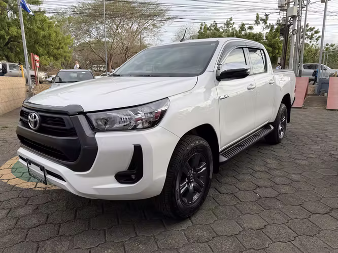 NUEVA DE PAQUETE - Hilux 2026 Mecanica 4x4