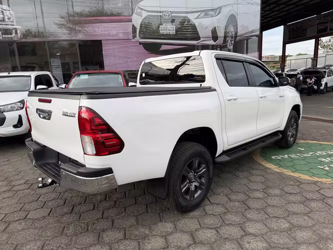 NUEVA DE PAQUETE - Hilux 2026 Mecanica 4x4