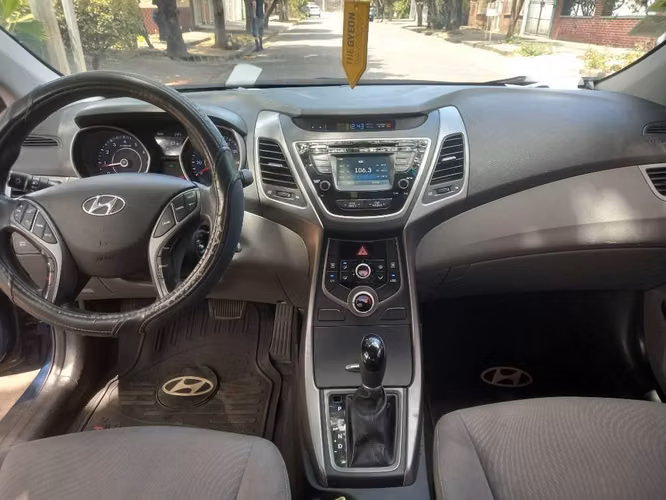 Hyundai Elantra 2016 - Imagen 6
