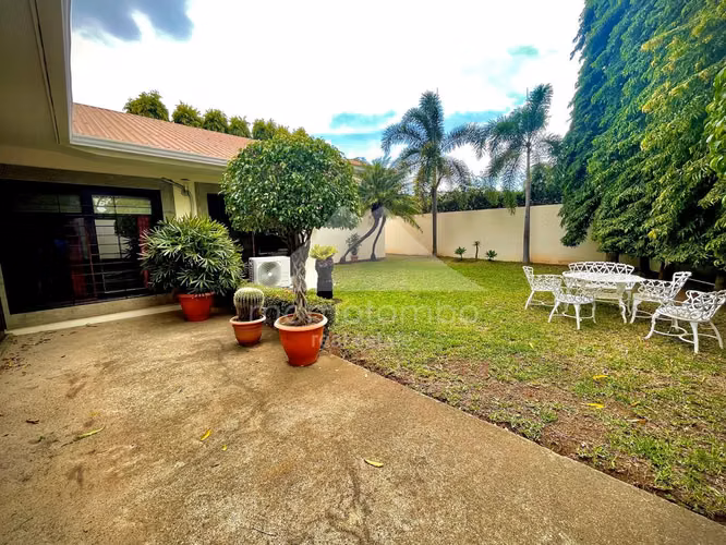 Casa en Venta &amp; Renta Santo Domingo, Managua