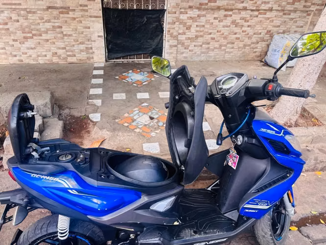 MOTO SCOOTER AZUL GENESIS 2023