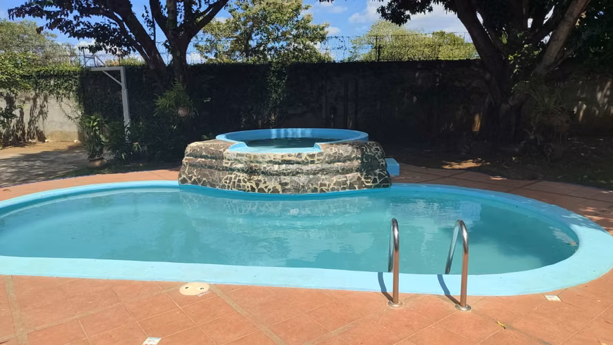 AMPLIA RESIDENCIA CON PISCINA EN LAS COLINAS, AMPLIO TERRENO 2,600 V² - Imagen 18