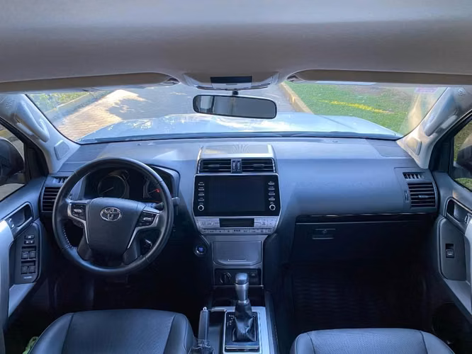 Toyota Land Cruiser Prado TXL automático 2024