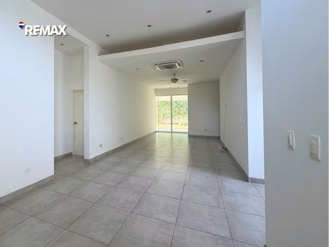 Casa Moderna en Foresta Condominio, Carretera Sur