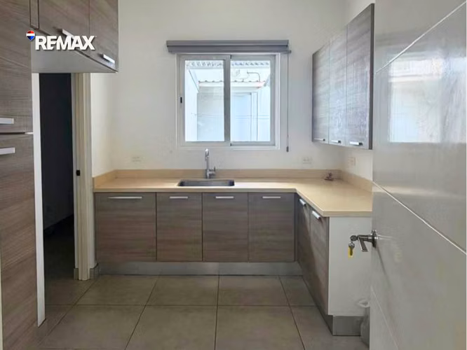 Casa Moderna en Foresta Condominio, Carretera Sur