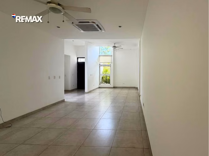 Casa Moderna en Foresta Condominio, Carretera Sur