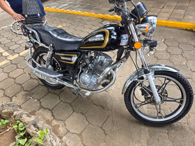 Motocicleta Genesis, GE150-6