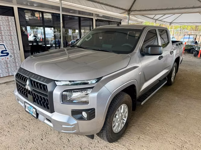 MITSUBISHI L200 GLX AÑO 2025