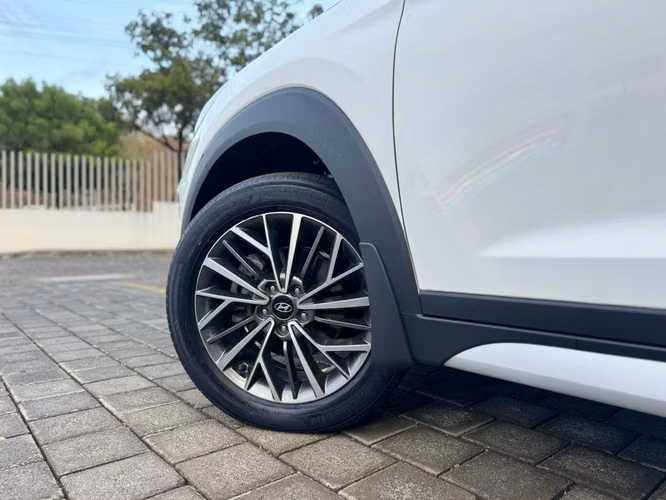 HYUNDAI TUCSON 4X4 2021 - COMO NUEVA - Imagen 5
