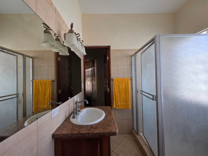 ¡TU CASA A PASOS DEL MAR TE ESTÁ ESPERANDO! 