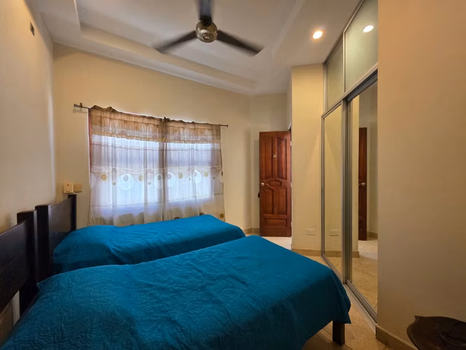  ¡TU CASA A PASOS DEL MAR TE ESTÁ ESPERANDO! 