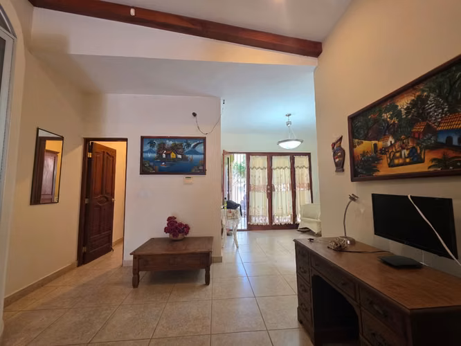  ¡TU CASA A PASOS DEL MAR TE ESTÁ ESPERANDO! 