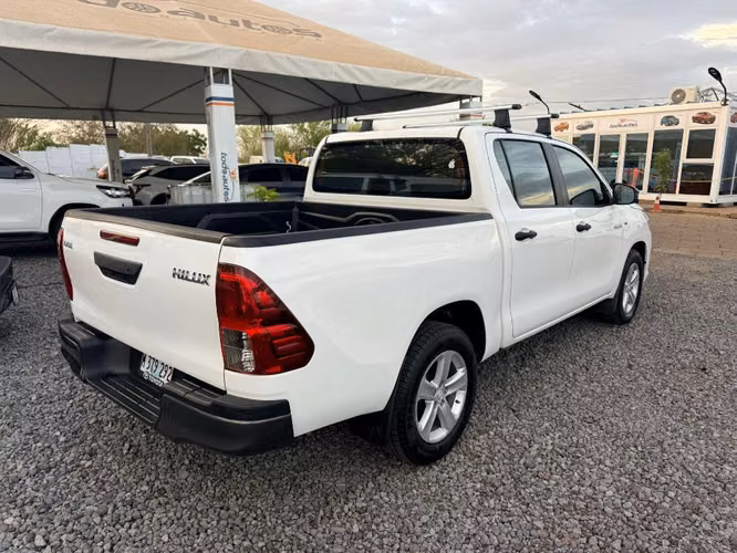 Toyota Hilux año 2024 4x2 baja