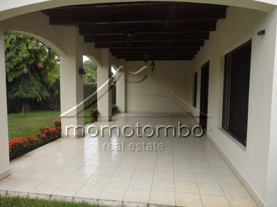 Venta de hermosa casa en Carretera Sur