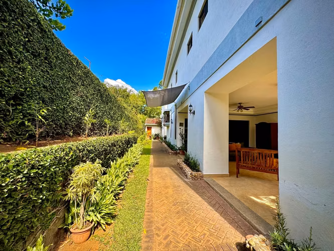 Venta de espectacular casa moderna en Carretera Sur - Imagen 14
