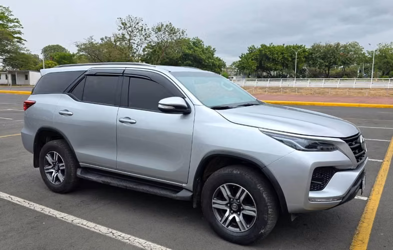 TOYOTA FORTUNER 2022
