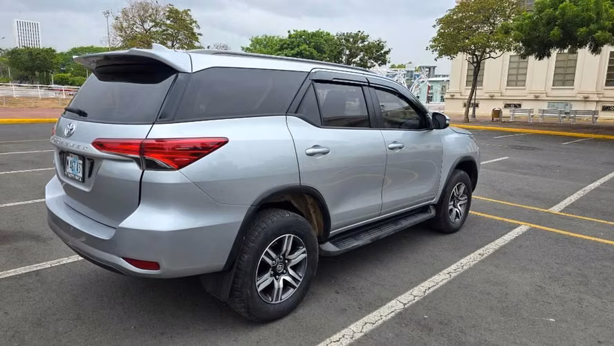 TOYOTA FORTUNER 2022