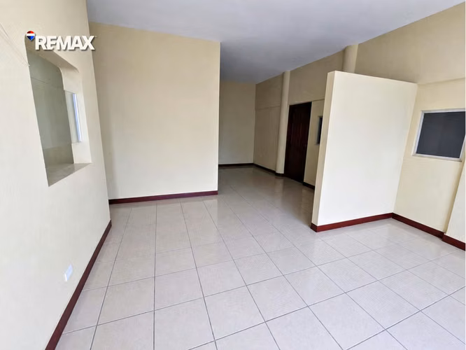 Oficina con Bodega en Los Robles