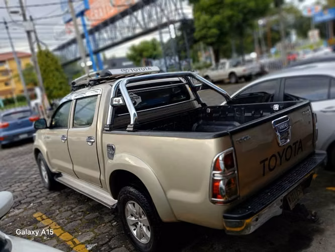 Se vende Toyota hilux vigo 2014