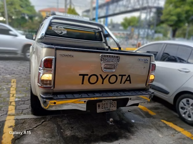 Se vende Toyota hilux vigo 2014
