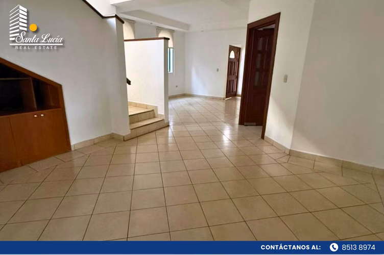 Exclusiva residencia en venta en Santo Domingo-LL 