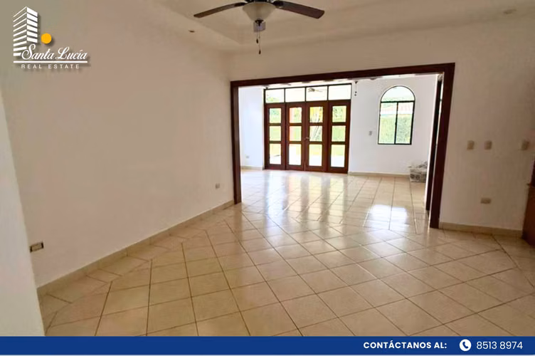 Exclusiva residencia en venta en Santo Domingo-LL 