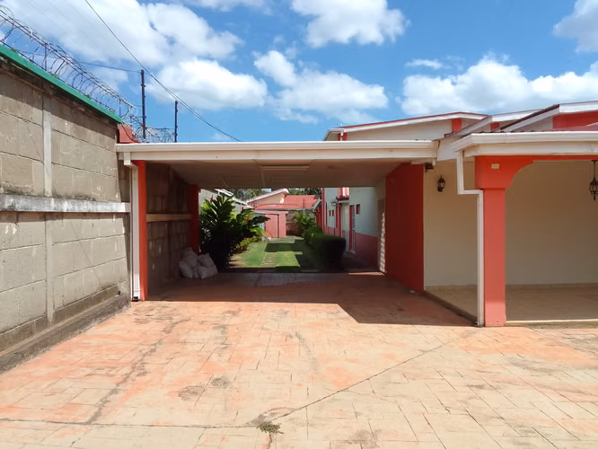 Venta de casa en Carretera a Masaya
