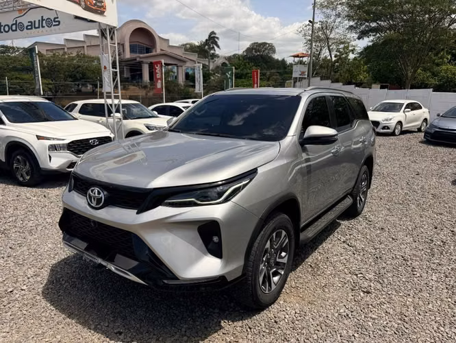TOYOTA FORTUNER SRV AÑO 2026