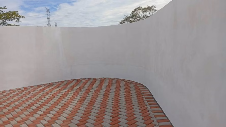Suministro e instalación de adoquín rectangular de 10x20x6cm