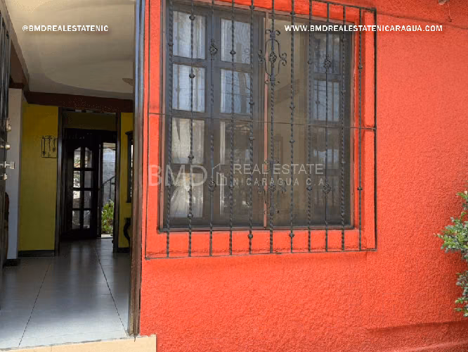 Venta de casa totalmente remodelada en Colonia Centroamérica 5382