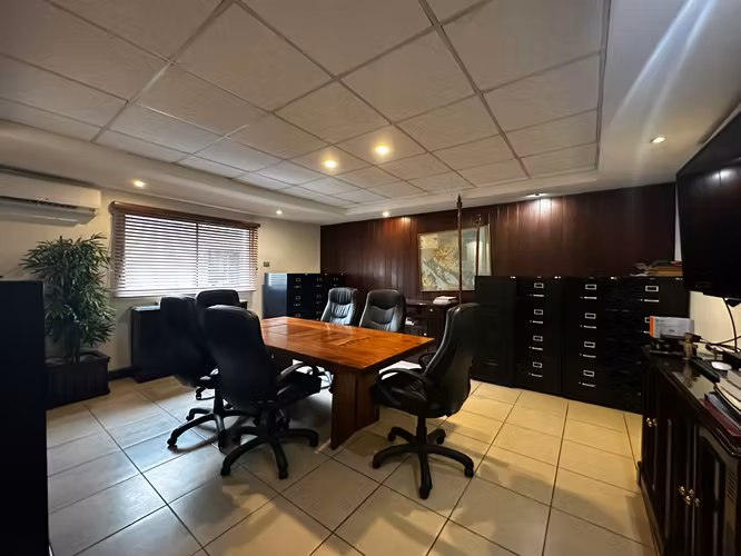 Ganga ! Alquilo oficinas ejecutivas con luz, internet y agua incluida - CG - Imagen 8
