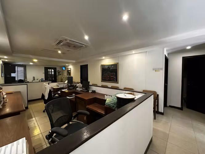 Ganga ! Alquilo oficinas ejecutivas con luz, internet y agua incluida - CG - Imagen 3