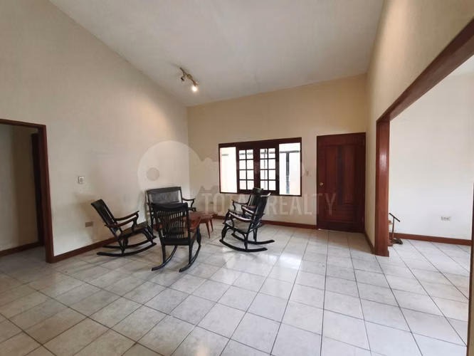 Hermosa Casa en venta en Villa Fontana, Managua